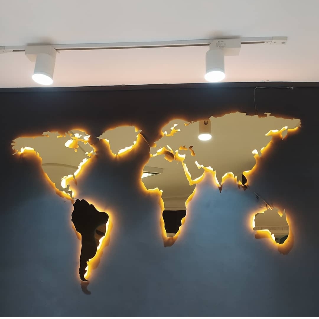 تابلو نقشه جهان دکوری دیواری استیل طلایی